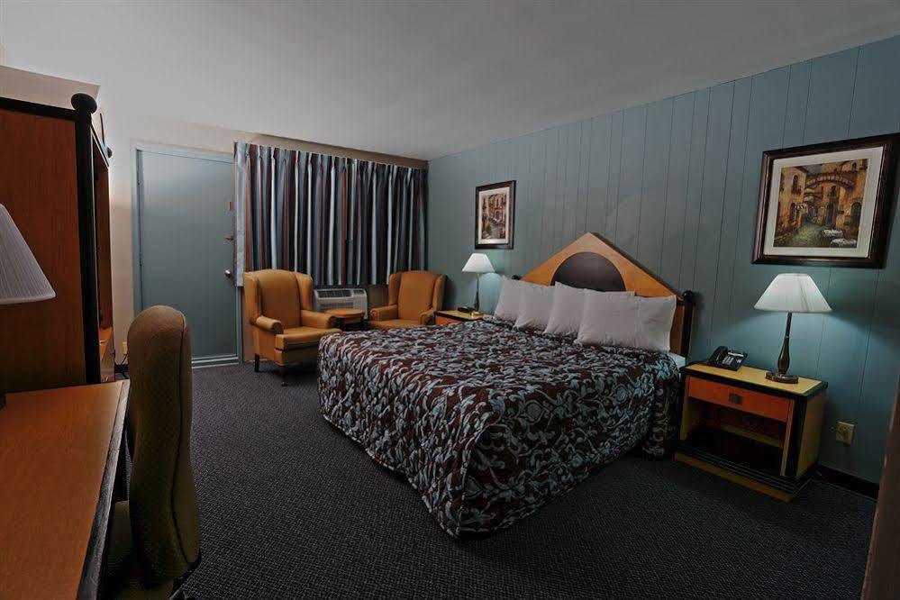 Belmont Inn Sudbury Extérieur photo